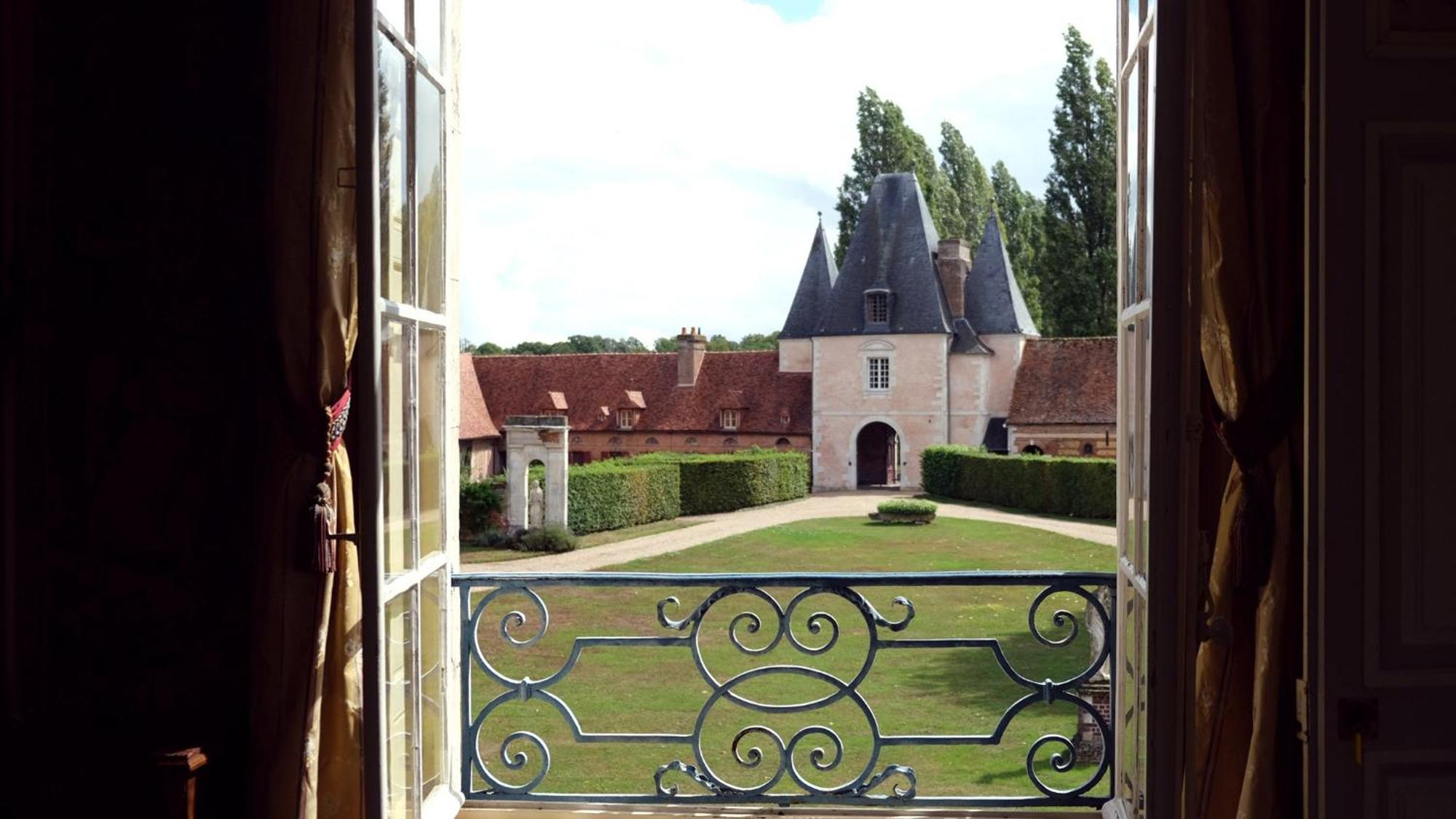 Le Chateau De Bonnemare - Bed And Breakfast Radepont Exterior photo